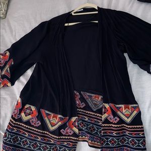 Light sweater with thread detail